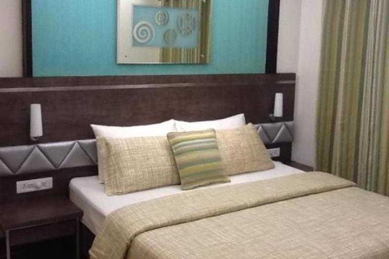Bizz Tamanna Hotel Hinjawadi Exterior photo